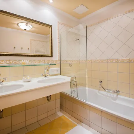 Hotel Alpenschloessl 4*